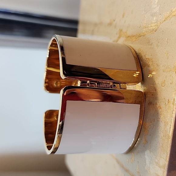 Henri Bendel Gold and Ceramic Hinged Bracelet with Swarovski Crystal - Picture 3 of 9